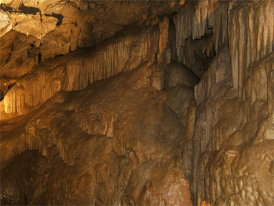 Flowstone With Broken Formations in Niagara Falls (broken formations are in upper left of photo) (Source: Oregon Caves Image Library)